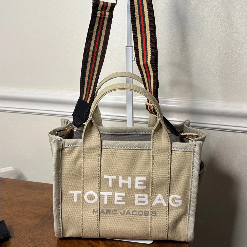 MARC JACOBS THE TOTE BAG- BEIGE COLORBLOCK - Picture 15 of 16